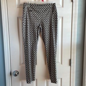 Peck & Peck Size 6 White, Black, and Tan Pull On Pants